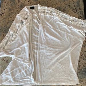 Wallpapher cover up/sweater